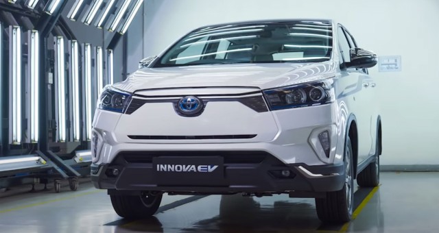 Toyota xác nhận tương lai của Innova chạy điện khiến ai nấy không khỏi bất ngờ